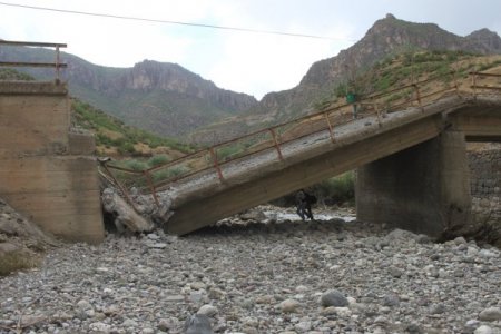 Saldırı sonrası ilçeden görüntüler