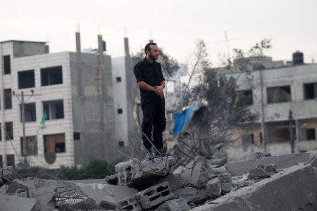 Saldırılar sona erdi, halk yıkıntılar arasından eşyalarını topladı