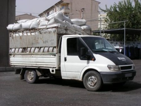 Saman Altında Esrar Kaçıran 2 Kişi Yakalandı