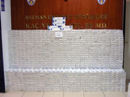 Saman Altından Sigara Yürüten Şebeke Yakayı Ele Verdi