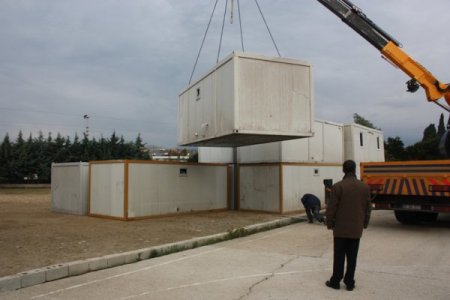 Samandağı'na Van'dan getirilen 40 konteynır eğitim hizmetlerinde kullanılacak