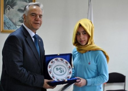 Samanyolu, resim yarışmasında çifte birincilik aldı