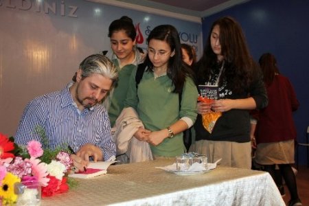 Samanyolu Eğitim Kurumları yazarlarla okuyucuları buluşturuyor