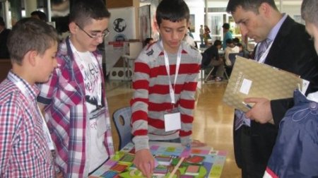 Samanyolu öğrencilerine altın madalya