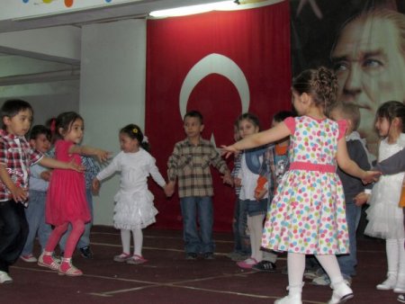 Samanyolulu Minikler Kep Fırlattı