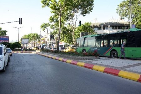 Şampiyonun renkleri kaldırım taşlarında