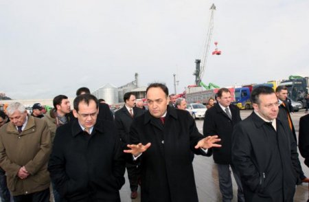 Samsun Limanı'ndaki Yenileme Çalışmaları Bakan Demir'i Memnun Etti