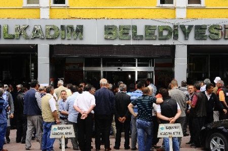 Samsun’da 150 pazarcı çözümü belediyede buldu