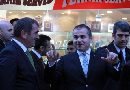 Samsun'da esnaf ziyareti yapan Bakan Kılıç’a sevgi seli