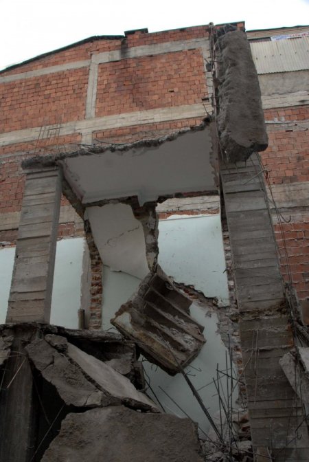 Samsun'da İnşaat Çöktü, 3 İşçi Yaralandı