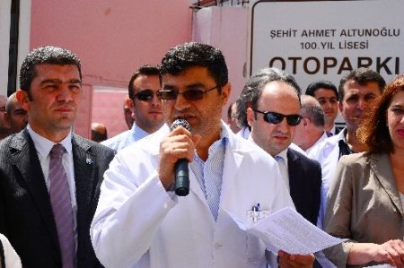 Samsun'da öğretmenler, okulda şiddeti protesto etti