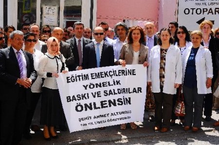 Samsun'da öğretmenler, okulda şiddeti protesto etti