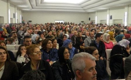 Samsun'da Osmangazi İmam Hatip Ortaokulu Kutlu Doğum programı düzenledi