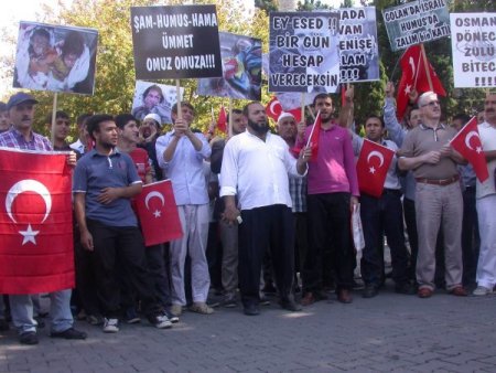 Samsun'da Suriye’deki şiddet olayları protesto edildi