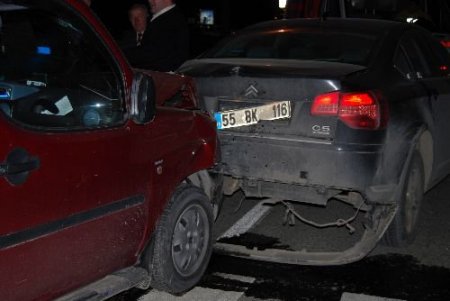 Samsun'da Trafik Kazası: 3 Yaralı