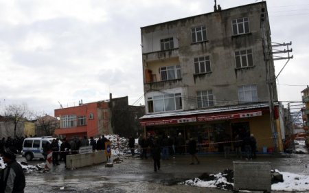 Samsun'da Yol Çalışması İçin Yıkılmak İstenen Bina Gerginliğe Yol Açtı