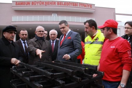 Samsunlu itfaiyeciler, kimyasal yangın söndürücü ürünü denedi