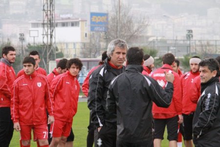Samsunspor Teknik Direktörü Durmuş: Takıma hareket kabiliyeti sağlamak şart