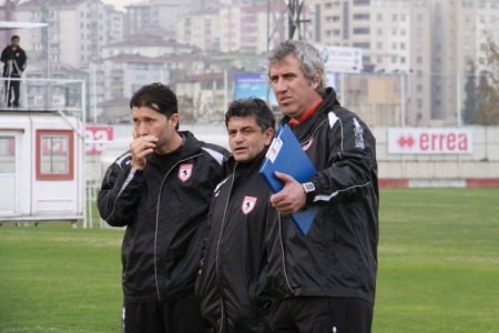 Samsunspor Teknik Direktörü Durmuş: Takıma hareket kabiliyeti sağlamak şart