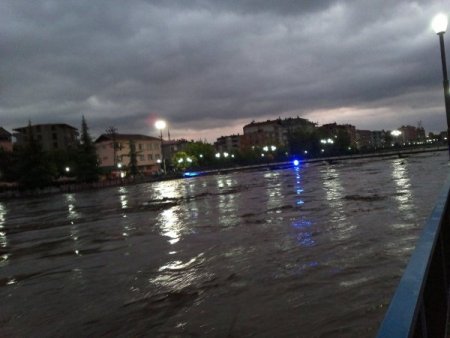 Samsun'un Terme Ve Salıpazarı İlçelerinde Sağanak Yağış Sele Döndü
