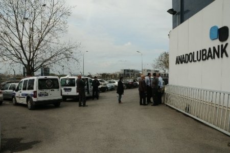 Sanal soyguncular suçüstü yakalandı