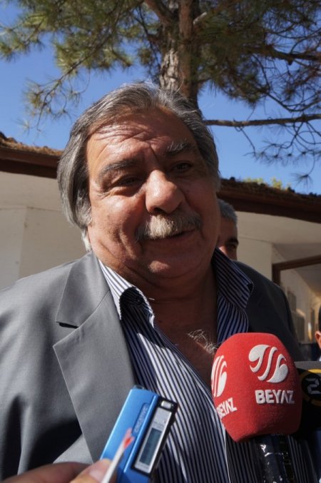 Sanatçı dostları Ertaş’ı son yolculuğunda yalnız bırakmadı