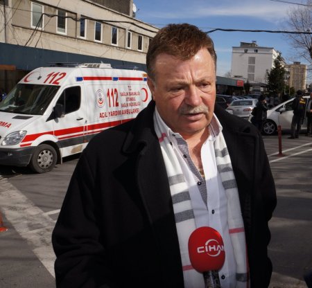 Sanatçı dostları Tamer Yiğit’i yalnız bırakmadı (Özel)