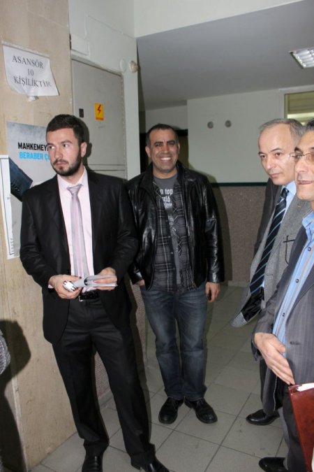 Sanatçı Haluk Levent Borçlarını Yapılandırmak İçin Adana Adliyesine Geldi