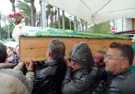 Sanatçı Nigar Uluerer son yolculuğuna uğurlandı