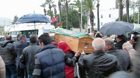 Sanatçı Nigar Uluerer son yolculuğuna uğurlandı