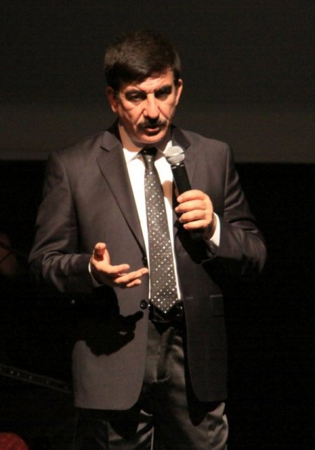 Sanatçı Reşit Muhtar, KEYDER için Kırık Mızrap Konseri verdi