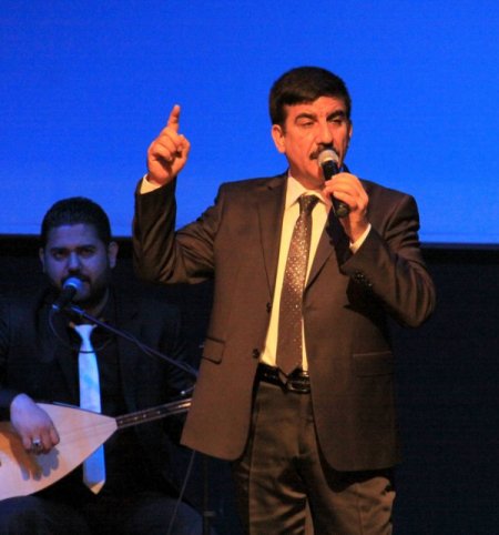 Sanatçı Reşit Muhtar, KEYDER için Kırık Mızrap Konseri verdi