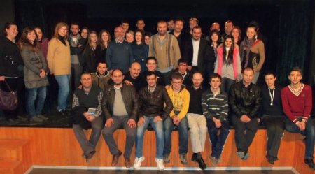 Sanatçı Yılmaz Arıkan, tiyatro gönüllüleriyle buluştu