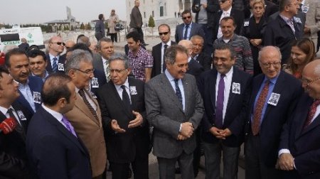 Sanatçı Zülfü Livaneli’nin acı günü