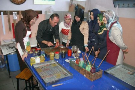 Sanatsever hanımların eserleri beğeni topluyor