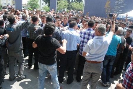 Sanayi esnafının protestosunda gerginlik yaşandı, ödeme kolaylığı sözü verildi