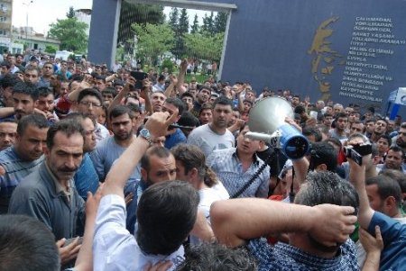 Sanayi esnafının protestosunda gerginlik yaşandı, ödeme kolaylığı sözü verildi