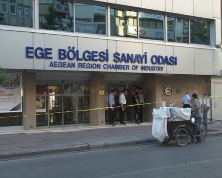 Sanayi Odası Önündeki Şüpheli Paket Trafiği Kapattırdı