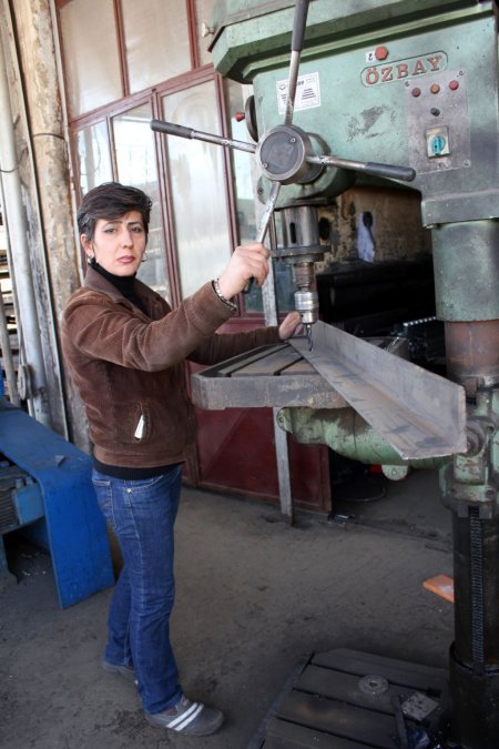 Sanayide demir ustası, evininin ise hanımı (Özel)