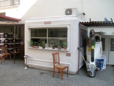 Sandalyeleri Alınan İşletme Sahibinden Zabıta Noktasına Silahlı Saldırı