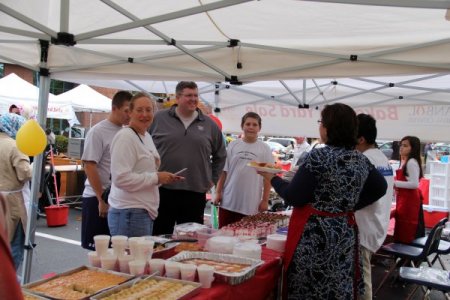 Sandy mağdurları için kermes düzenlediler