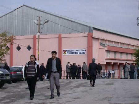 Sanıklar Mahkeme Salonuna Sığmadı, Dava Spor Salonuna Görüldü