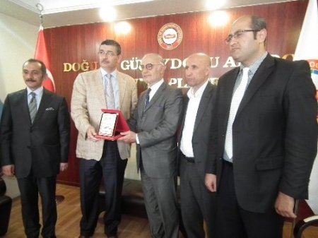 Şanlıurfa Valisi Güvenç 'Vizyon 2023 Ödülü' aldı