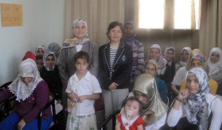 Şanlıurfa Valisi Nuri Okutan'ın Eşi Demet Okutan, Kadın Kültür Merkezi'ni Ziyaret Etti