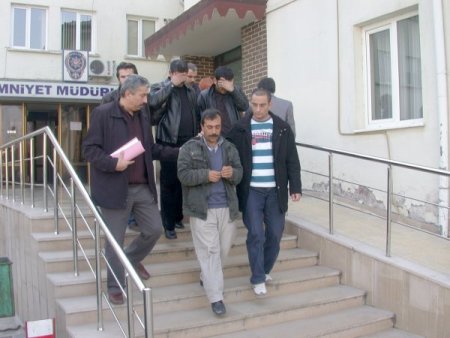 Şanlıurfa'dan Getirdikleri Uyuşturucuyu Satmak İsterken Polise Yakalandılar