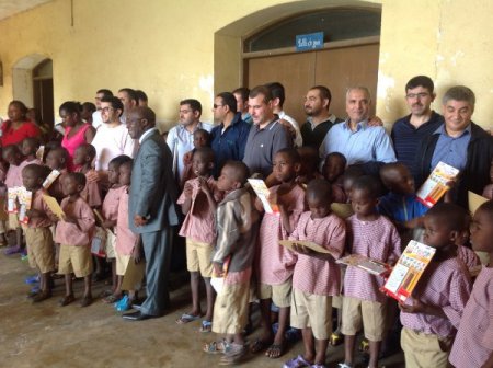 Şanlıurfalı işadamları kıtaları aştı, Fildişi'nde 10 bin aile ile bayramlaştı