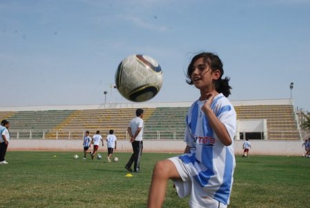 Şanlıurfalı minik Mine, Messi’yi aratmıyor