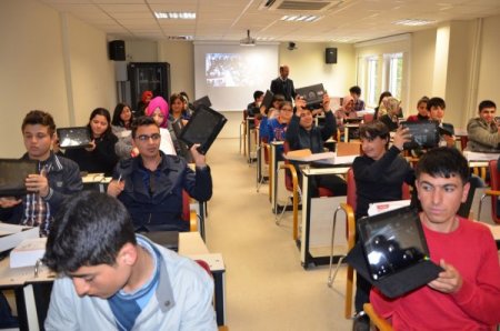 Şanlıurfalı öğrenciler tablet bilgisayarla tanıştı