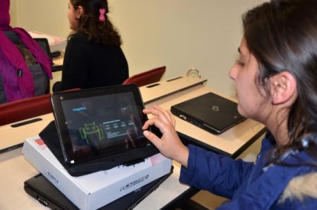 Şanlıurfalı öğrenciler tablet bilgisayarla tanıştı