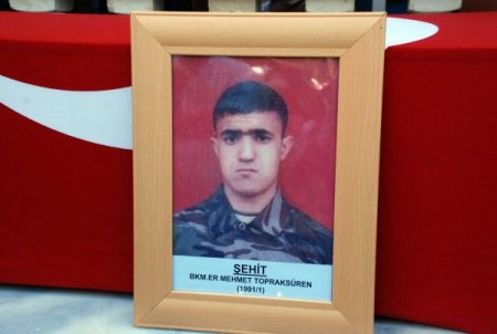 Şanlıurfalı Şehit Er Topraksürer, Ramazan Bayramı Arifesinde Defnedildi